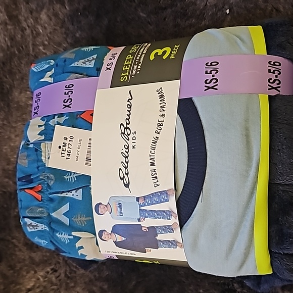 Eddie Bauer Kids 3-piece sleep set Plush Robe + Pajama top and Bottom Bo… - Picture 1 of 4